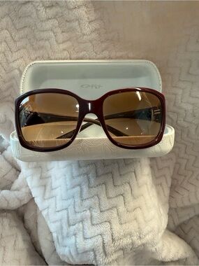 Oakley Discreet Women Burgundy/Merlot Sunglasses Brown Gradient Lenses 002012-03